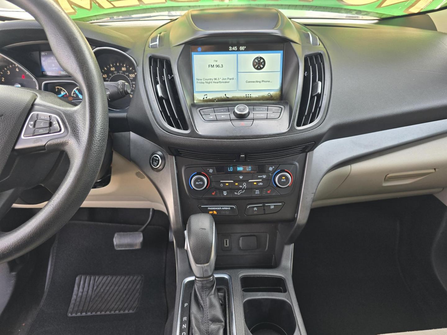 2019 GRAY Ford Escape SE (1FMCU0G9XKU) with an 2.0L L4 DOHC 16V engine, 6A transmission, located at 2660 S.Garland Avenue, Garland, TX, 75041, (469) 298-3118, 32.885387, -96.656776 - Photo#14