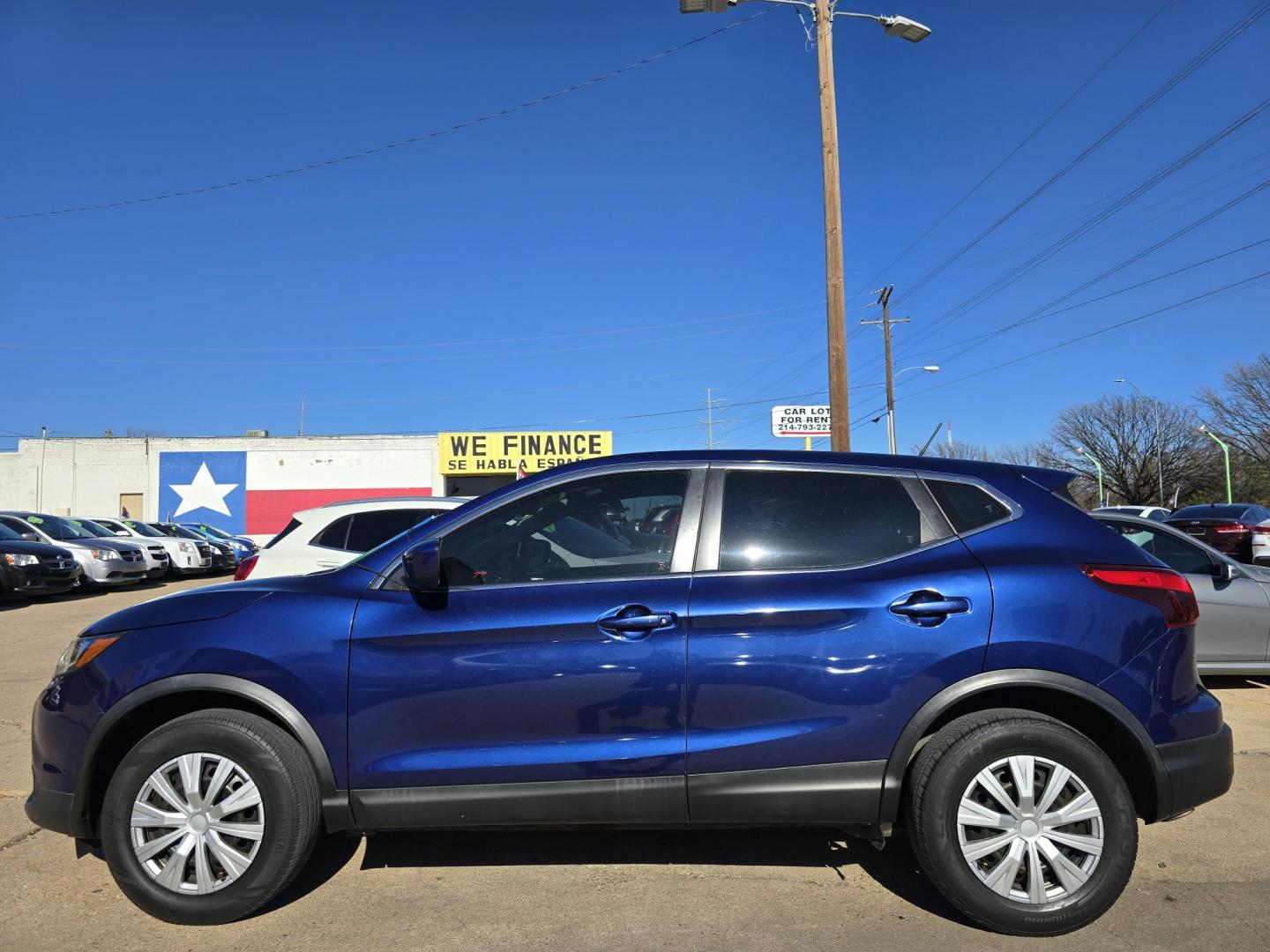 2019 BLUE Nissan Rogue Sport SL (JN1BJ1CR5KW) with an 2.0L L4 DOHC 16V engine, CVT transmission, located at 2660 S.Garland Avenue, Garland, TX, 75041, (469) 298-3118, 32.885387, -96.656776 - Photo#6