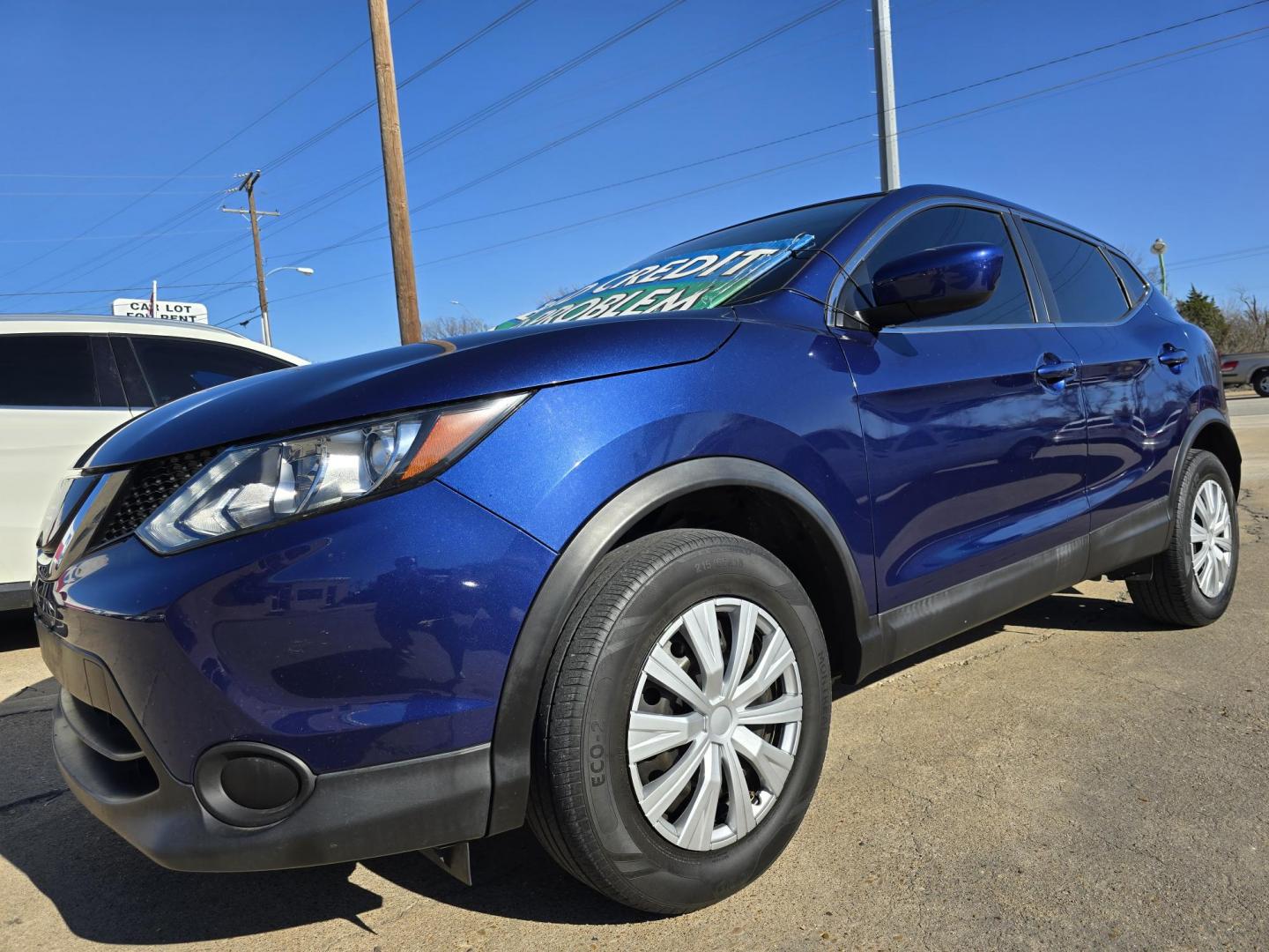 2019 BLUE Nissan Rogue Sport SL (JN1BJ1CR5KW) with an 2.0L L4 DOHC 16V engine, CVT transmission, located at 2660 S.Garland Avenue, Garland, TX, 75041, (469) 298-3118, 32.885387, -96.656776 - Photo#7