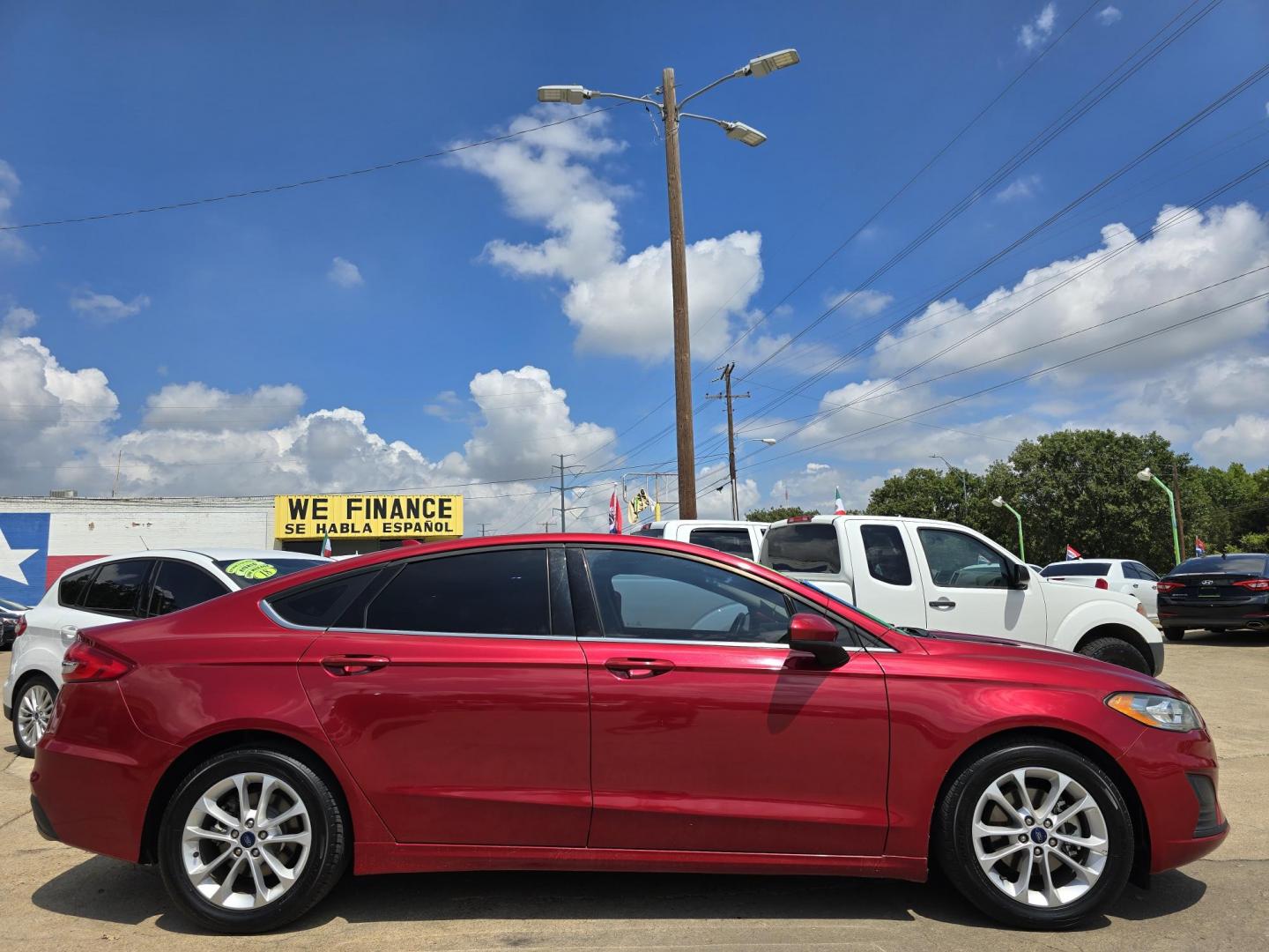 2020 Ford Fusion SE (3FA6P0HD0LR) with an 1.5L L4 DOHC 16V engine, 6A transmission, located at 2660 S.Garland Avenue, Garland, TX, 75041, (469) 298-3118, 32.885387, -96.656776 - Photo#2