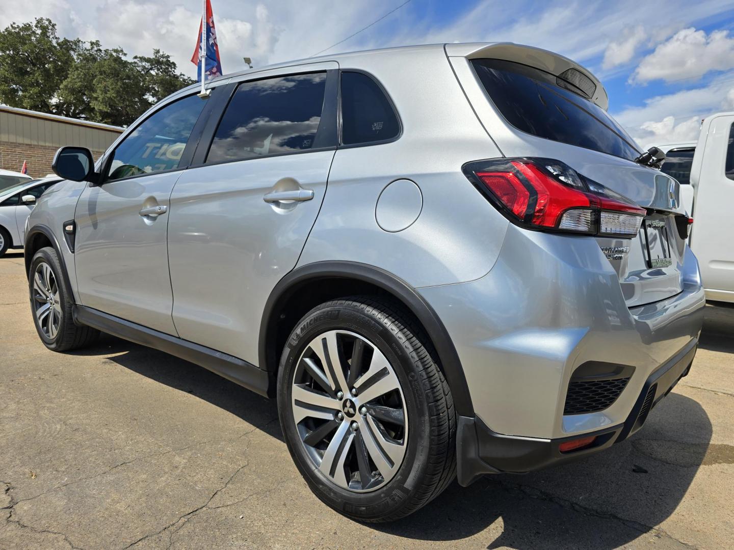 2021 Mitsubishi Outlander Sport 2.0 ES (JA4APUAU8MU) with an 2.0L L4 DOHC 16V engine, CVT transmission, located at 2660 S.Garland Avenue, Garland, TX, 75041, (469) 298-3118, 32.885387, -96.656776 - Photo#5