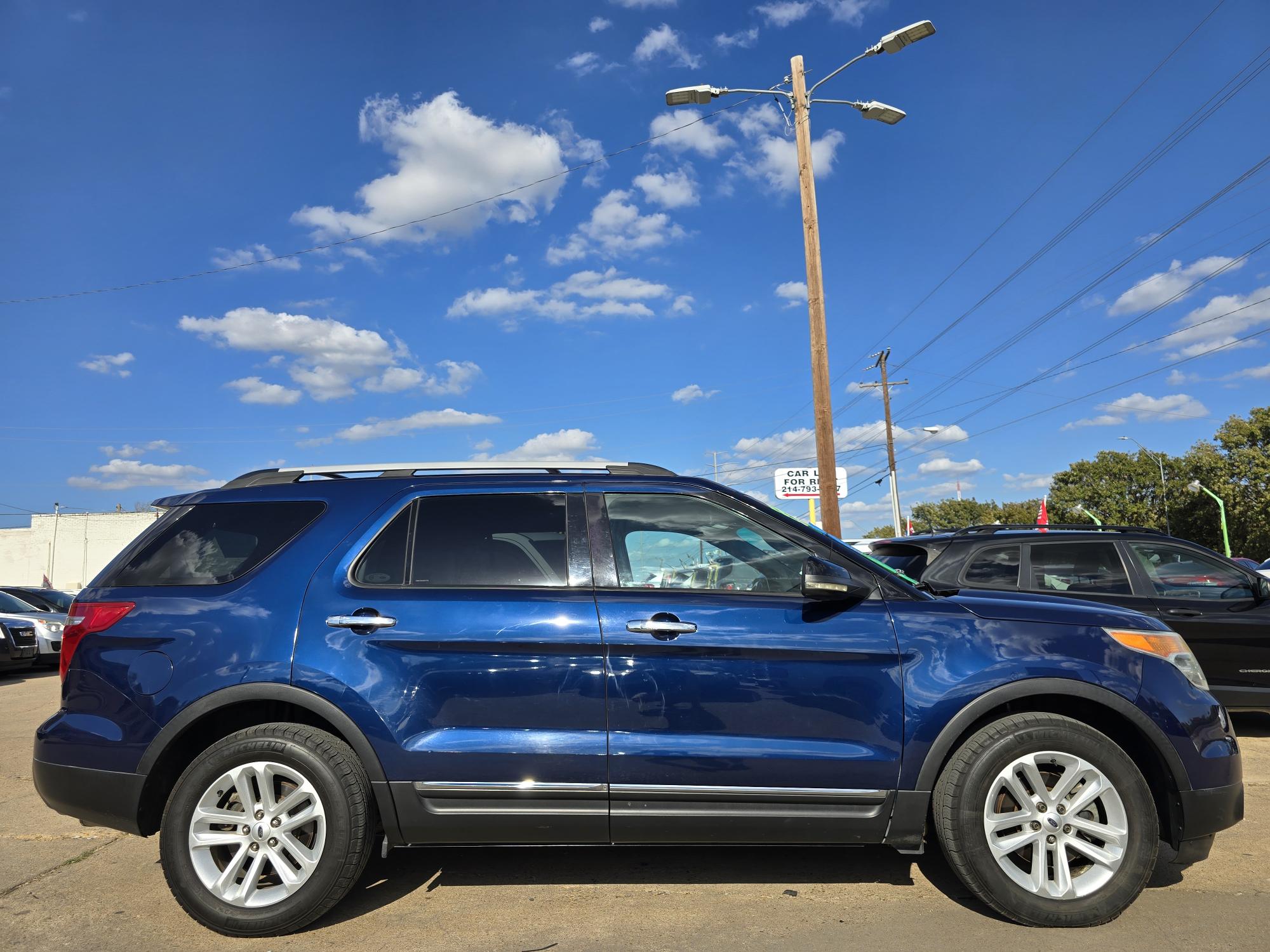 photo of 2012 Ford Explorer XLT Sport Utility