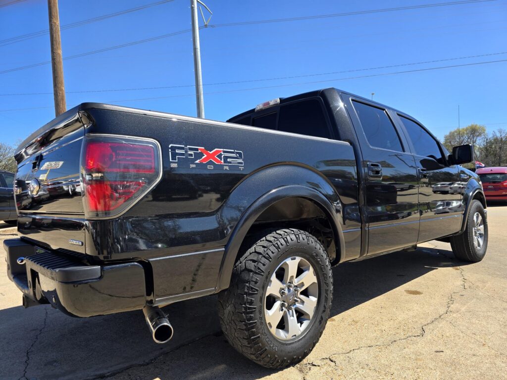 2011 Ford F-150 XL; PLATINUM;