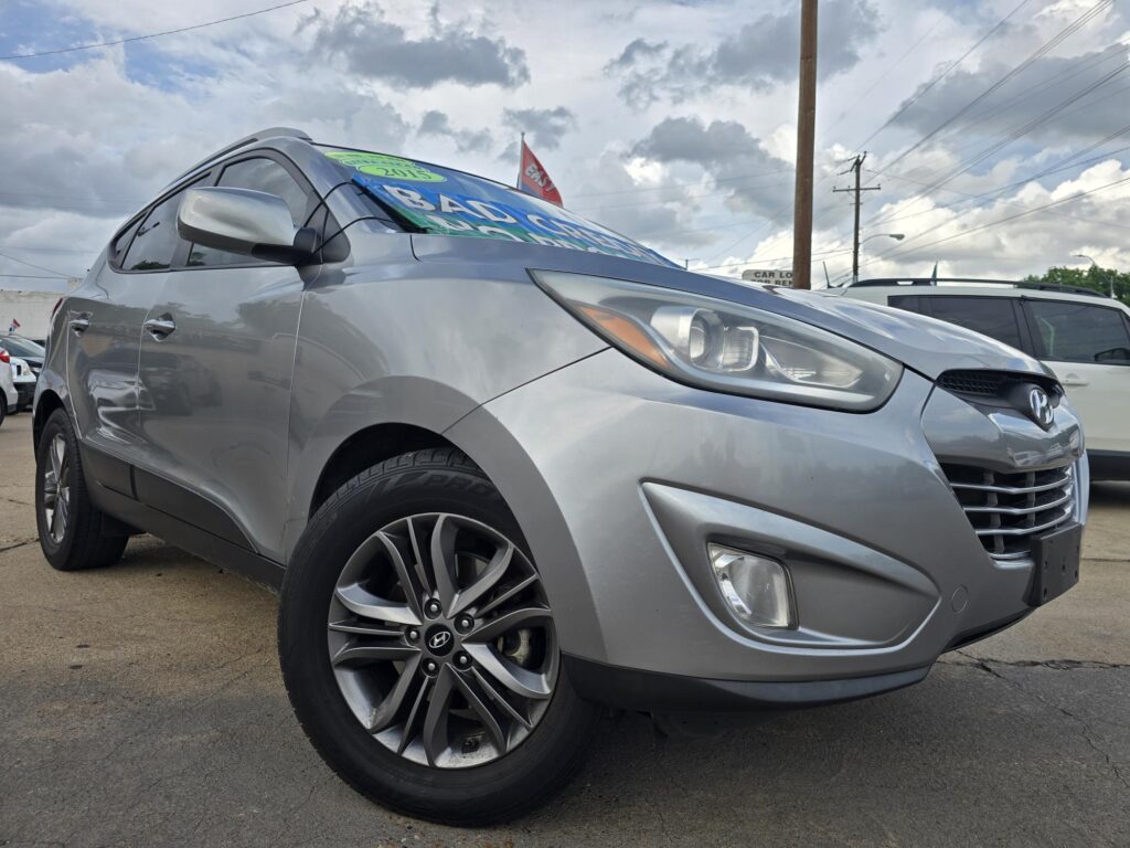 2015 Hyundai TUCSON LIMITED; SE