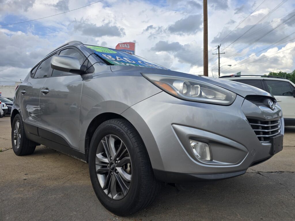 2015 Hyundai TUCSON LIMITED; SE