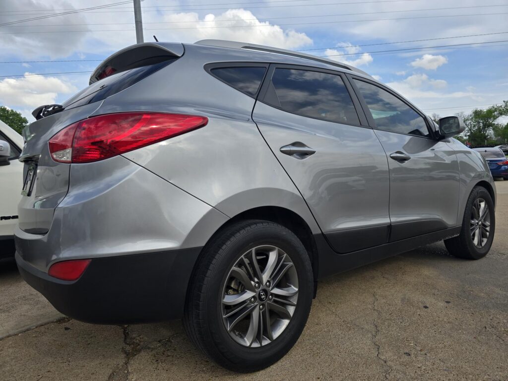 2015 Hyundai TUCSON LIMITED; SE