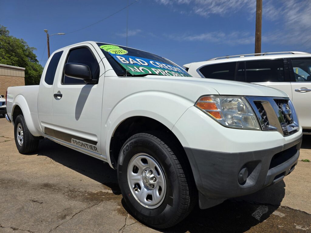 2015 Nissan FRONTIER S; SV