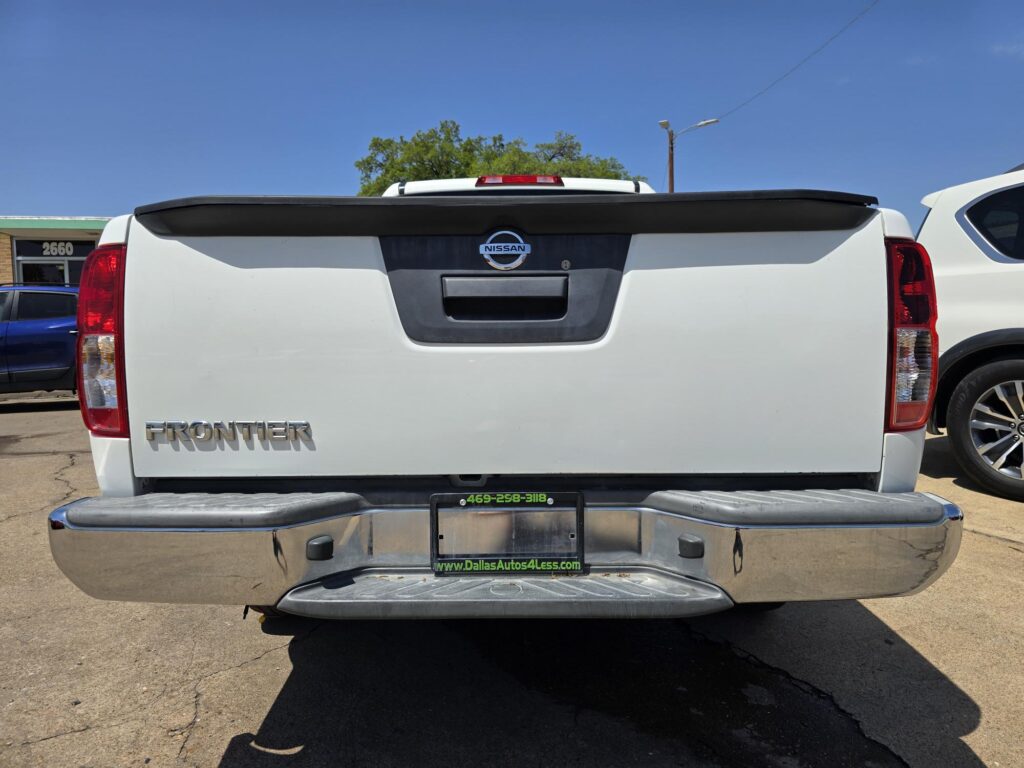 2015 Nissan FRONTIER S; SV