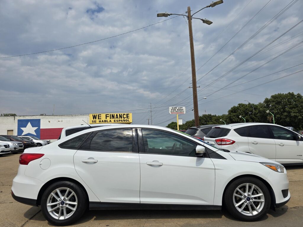 2016 Ford FOCUS SE