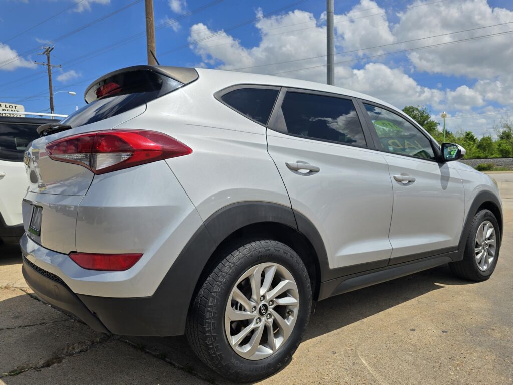 2016 Hyundai TUCSON SE