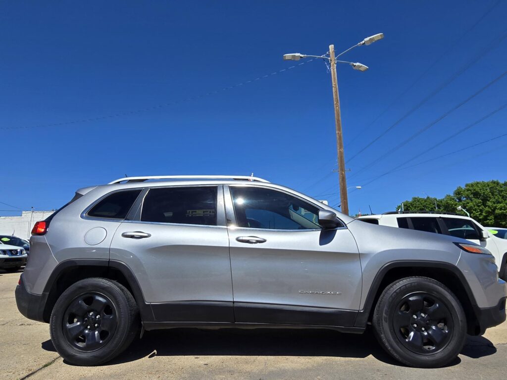 2016 Jeep CHEROKEE LATITUDE; N