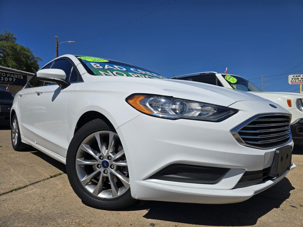 2017 Ford FUSION SE