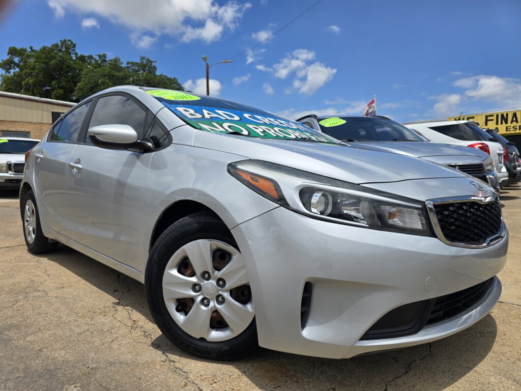 2017 Kia Forte LX AT's photo