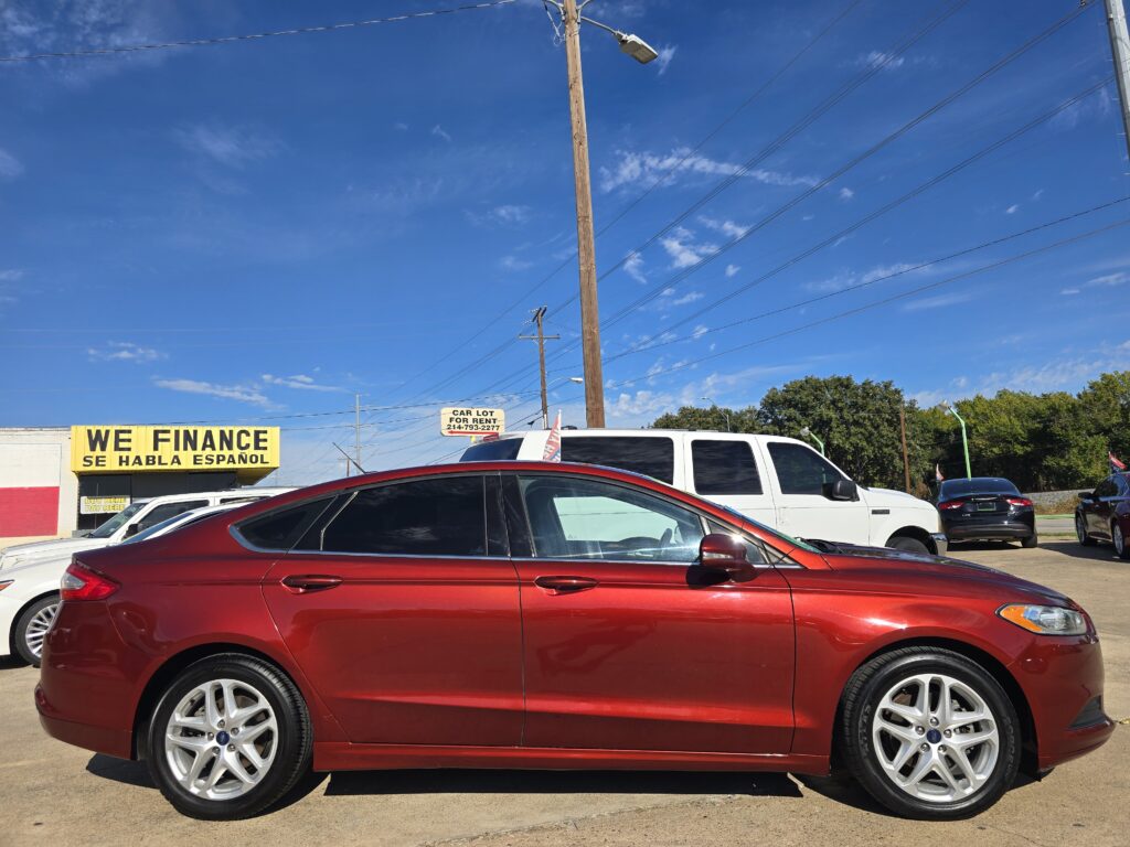 FORD FUSION SE